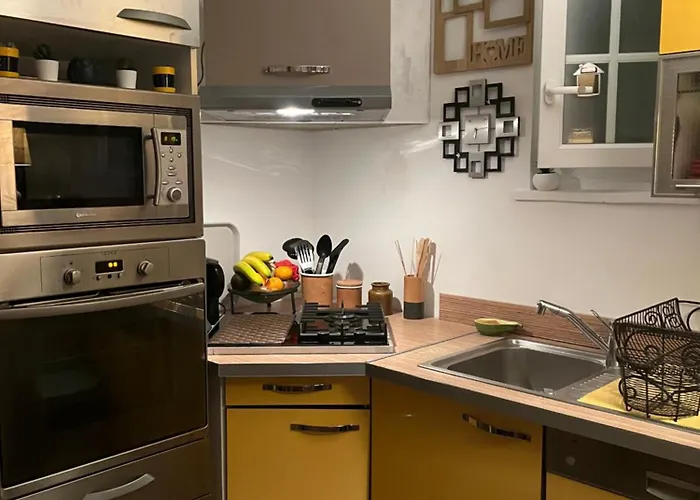 Bastidons A Boulouris Pega Proche Du Bord De 83700 *